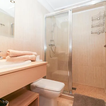 Malibu B3 Luxury 2br By Rafleys, Paronamic Sea Views *