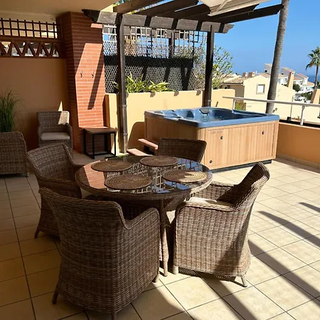Malibu B3 Luxury 2br By Rafleys, Paronamic Sea Views * Malaga