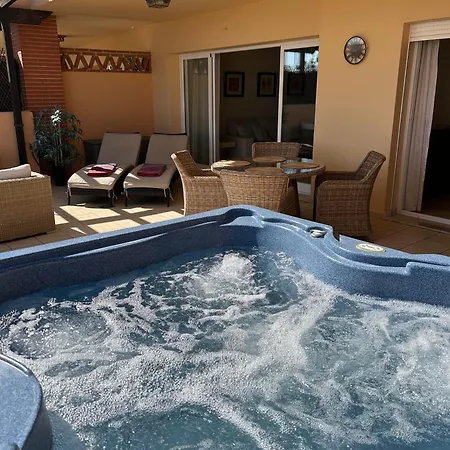 Malibu B3 Luxury 2br By Rafleys, Paronamic Sea Views Apartment